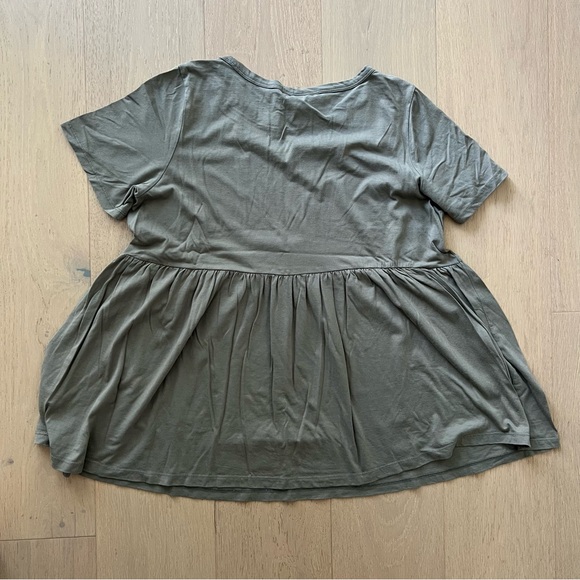 Women’s H&M maternity EUC babydoll T-shirt - size large - Picture 2 of 3